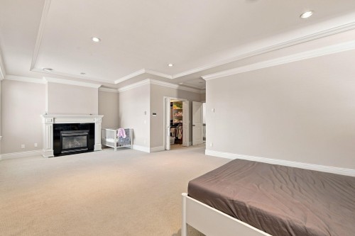 5671 Forsyth Crescent, Richmond, BC - Indoor With Fireplace