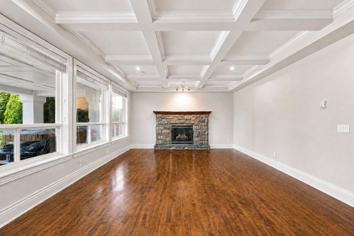 5671 Forsyth Crescent, Richmond, BC - Indoor With Fireplace