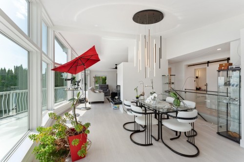 1725 Rosebery Avenue, West Vancouver, BC - Indoor Photo Showing Other Room