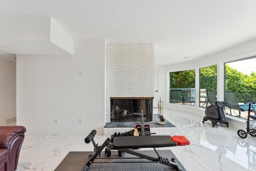 1725 Rosebery Avenue, West Vancouver, BC - Indoor