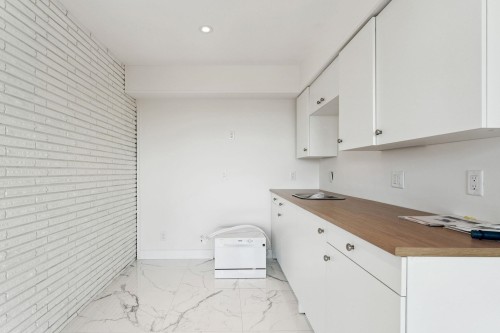 1725 Rosebery Avenue, West Vancouver, BC - Indoor