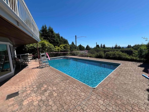 1725 Rosebery Avenue, West Vancouver, BC - Outdoor With In Ground Pool