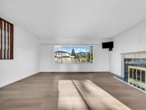 1640 Spray Avenue, Coquitlam, BC - Indoor Photo Showing Other Room With Fireplace