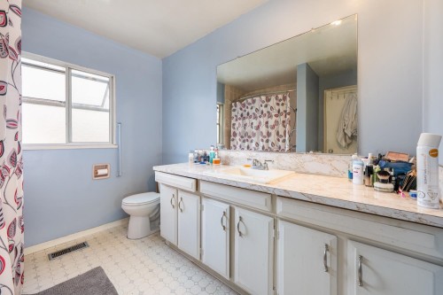 6580 Williams Road, Richmond, BC - Indoor Photo Showing Bathroom