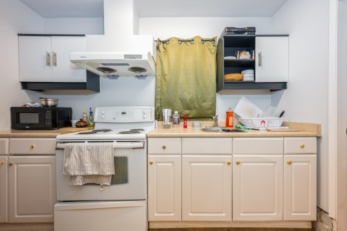 6580 Williams Road, Richmond, BC - Indoor Photo Showing Kitchen