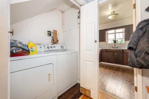 6580 Williams Road, Richmond, BC - Indoor Photo Showing Laundry Room