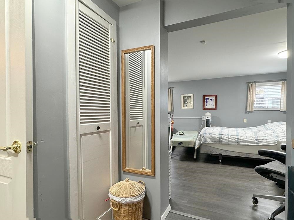 8140 Lucas Road, Richmond, BC - Indoor Photo Showing Bedroom