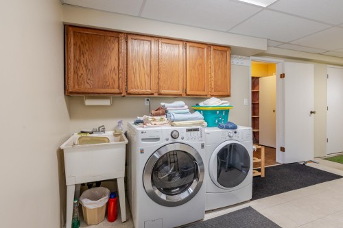 434 Alouette Drive, Coquitlam, BC - Indoor Photo Showing Laundry Room