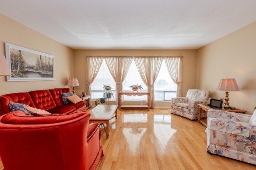 434 Alouette Drive, Coquitlam, BC - Indoor Photo Showing Living Room