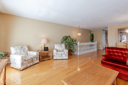 434 Alouette Drive, Coquitlam, BC - Indoor Photo Showing Living Room