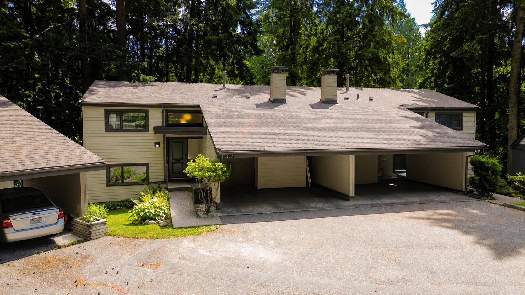 1139 Heritage Boulevard, North Vancouver, BC - Outdoor