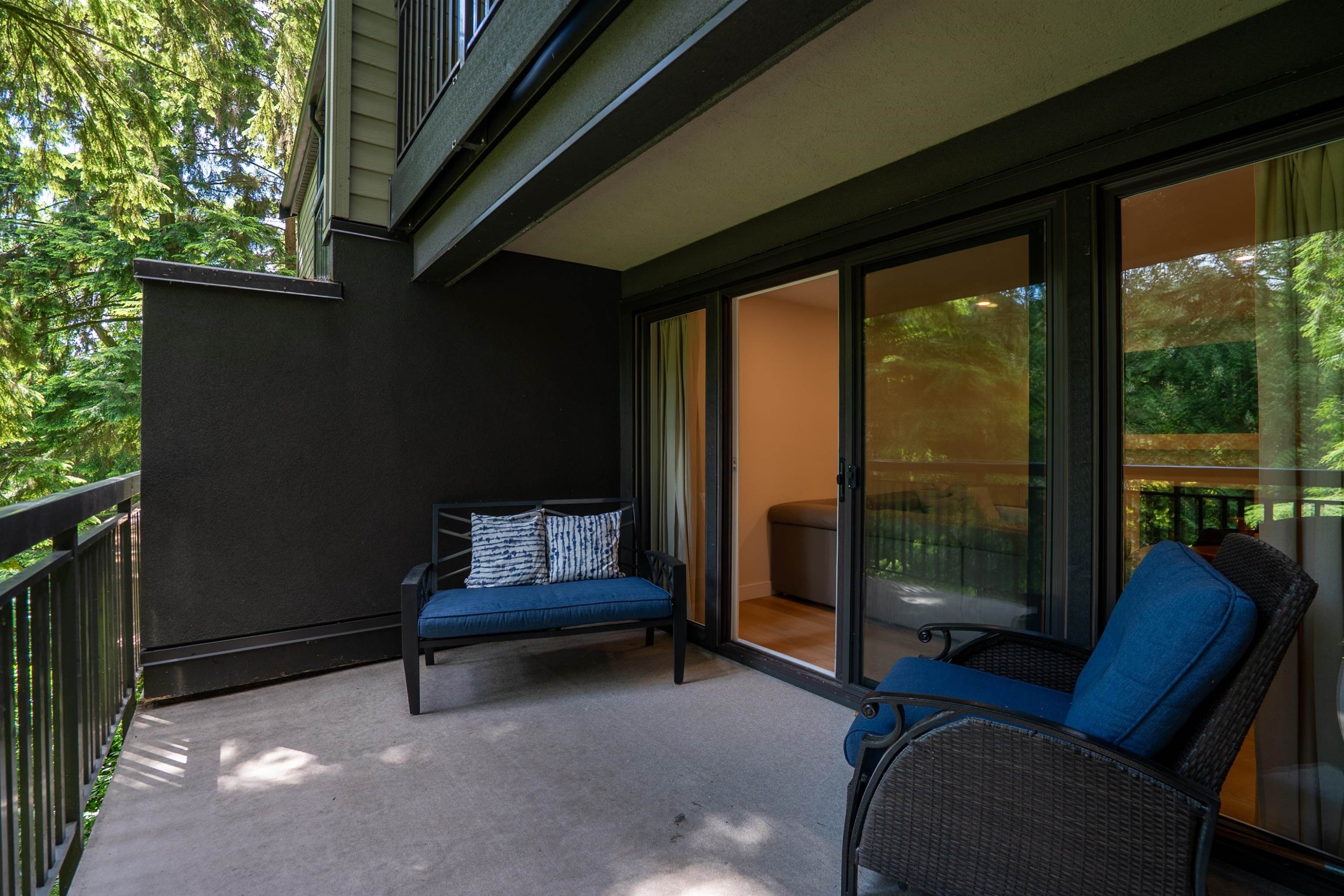 1139 Heritage Boulevard, North Vancouver, BC - Outdoor With Deck Patio Veranda With Exterior