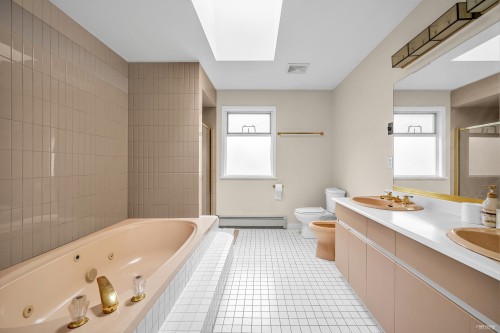 1945 44Th Avenue W, Vancouver, BC - Indoor Photo Showing Bathroom
