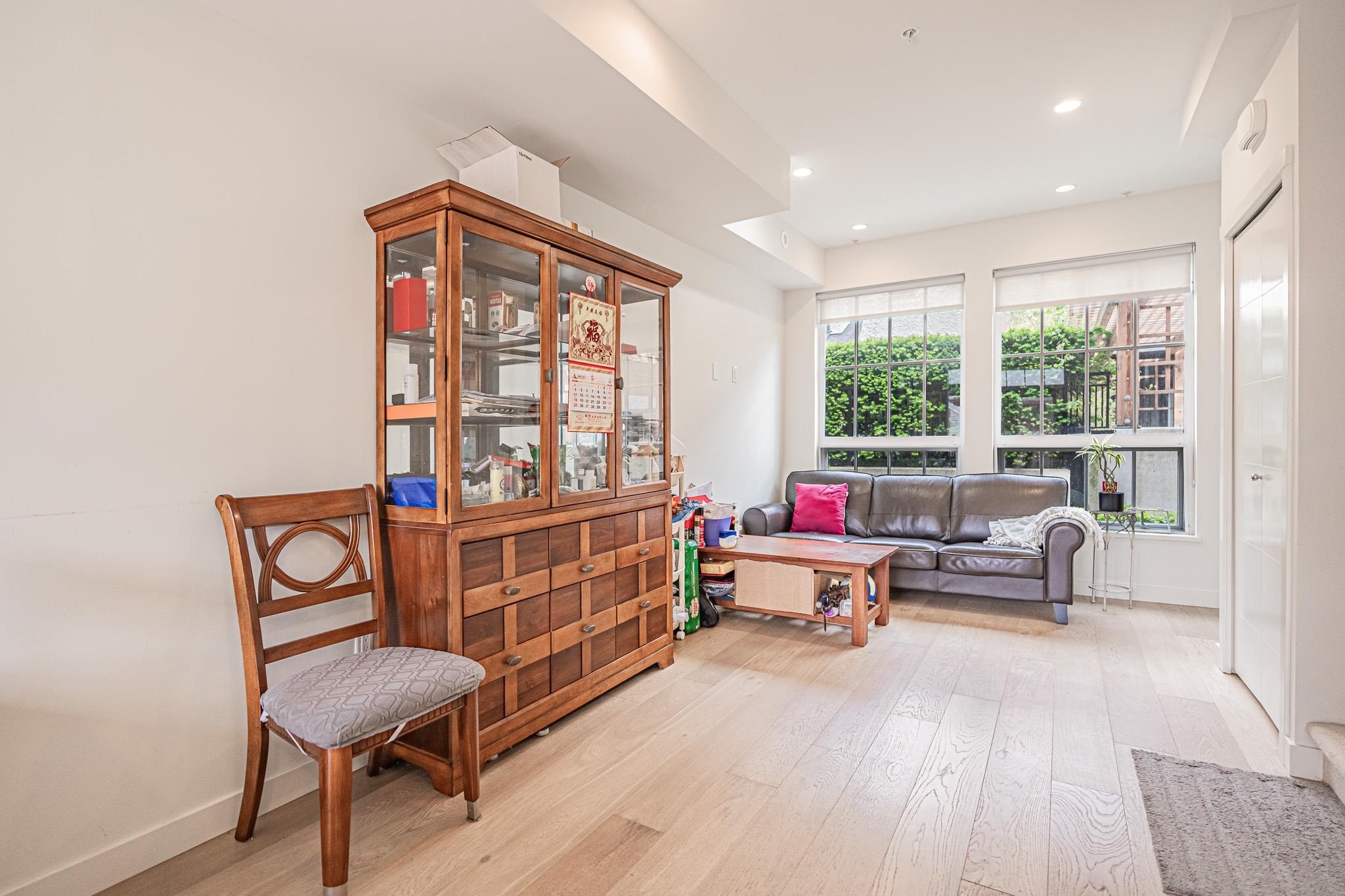 7903 Oak Street, Vancouver, BC - Indoor