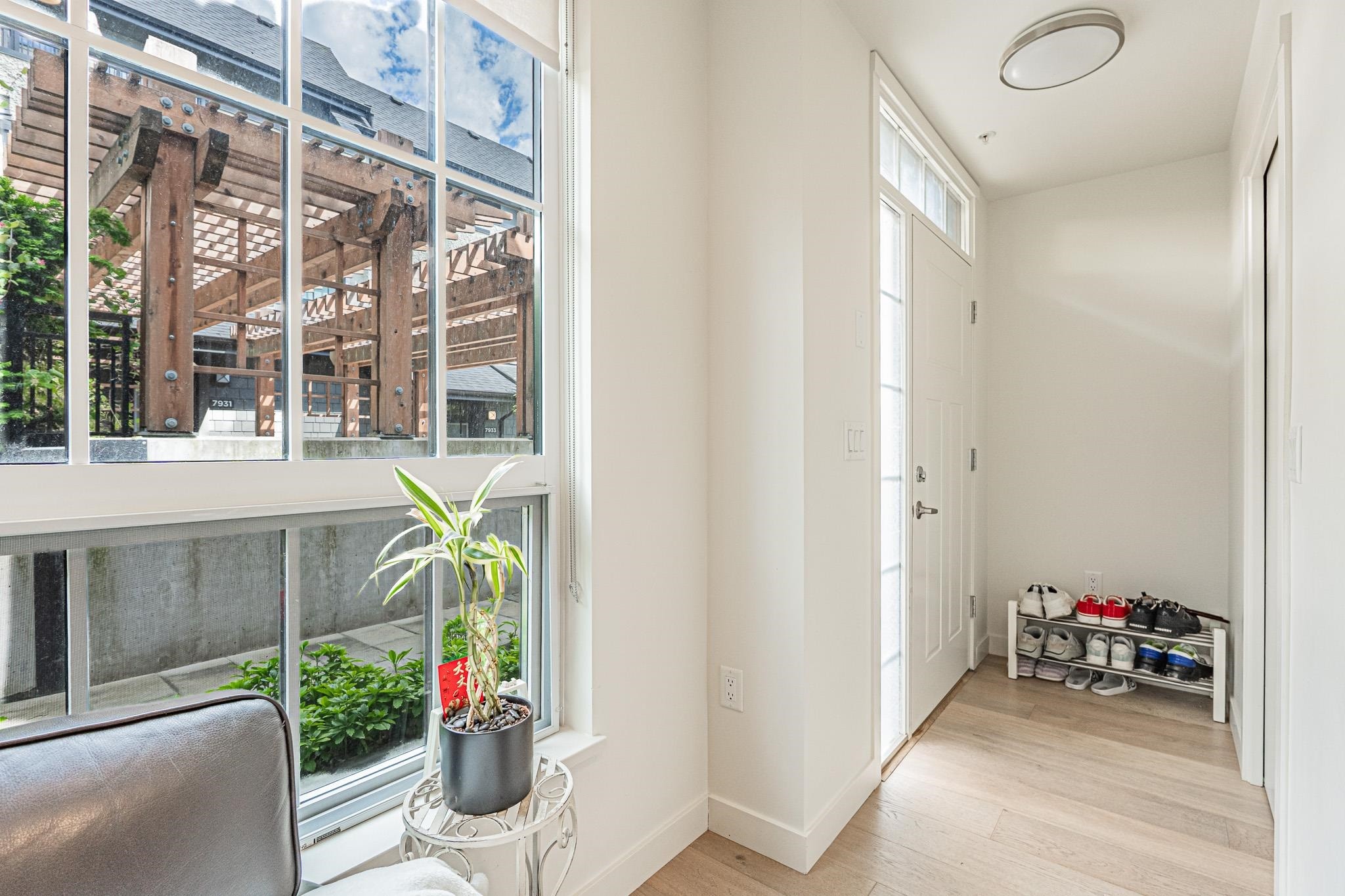 7903 Oak Street, Vancouver, BC - Indoor