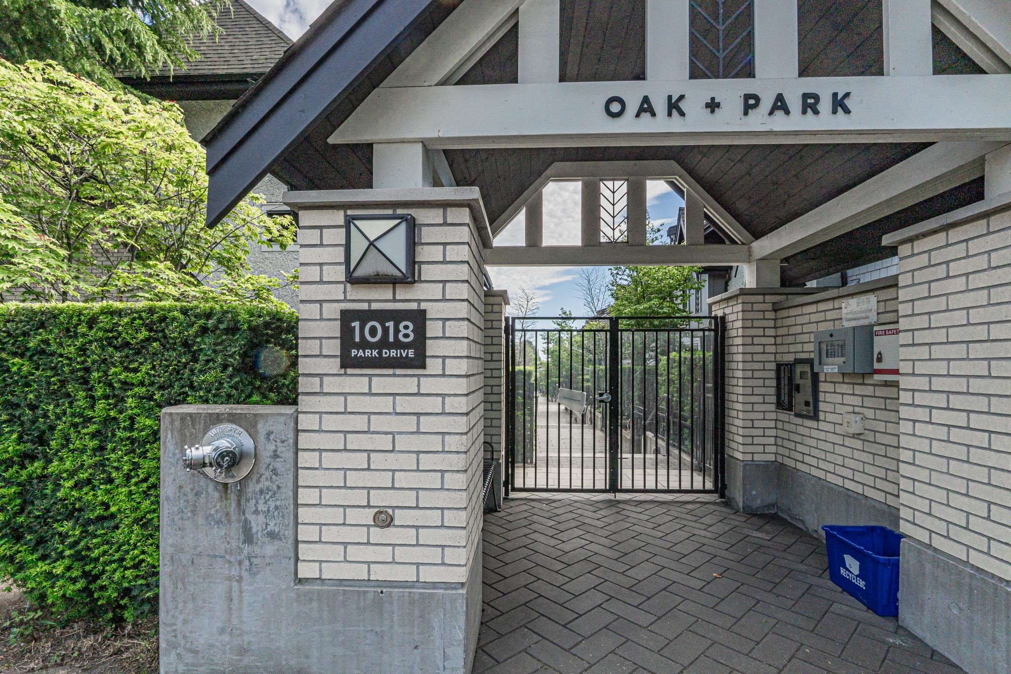 7903 Oak Street, Vancouver, BC - Outdoor With Exterior