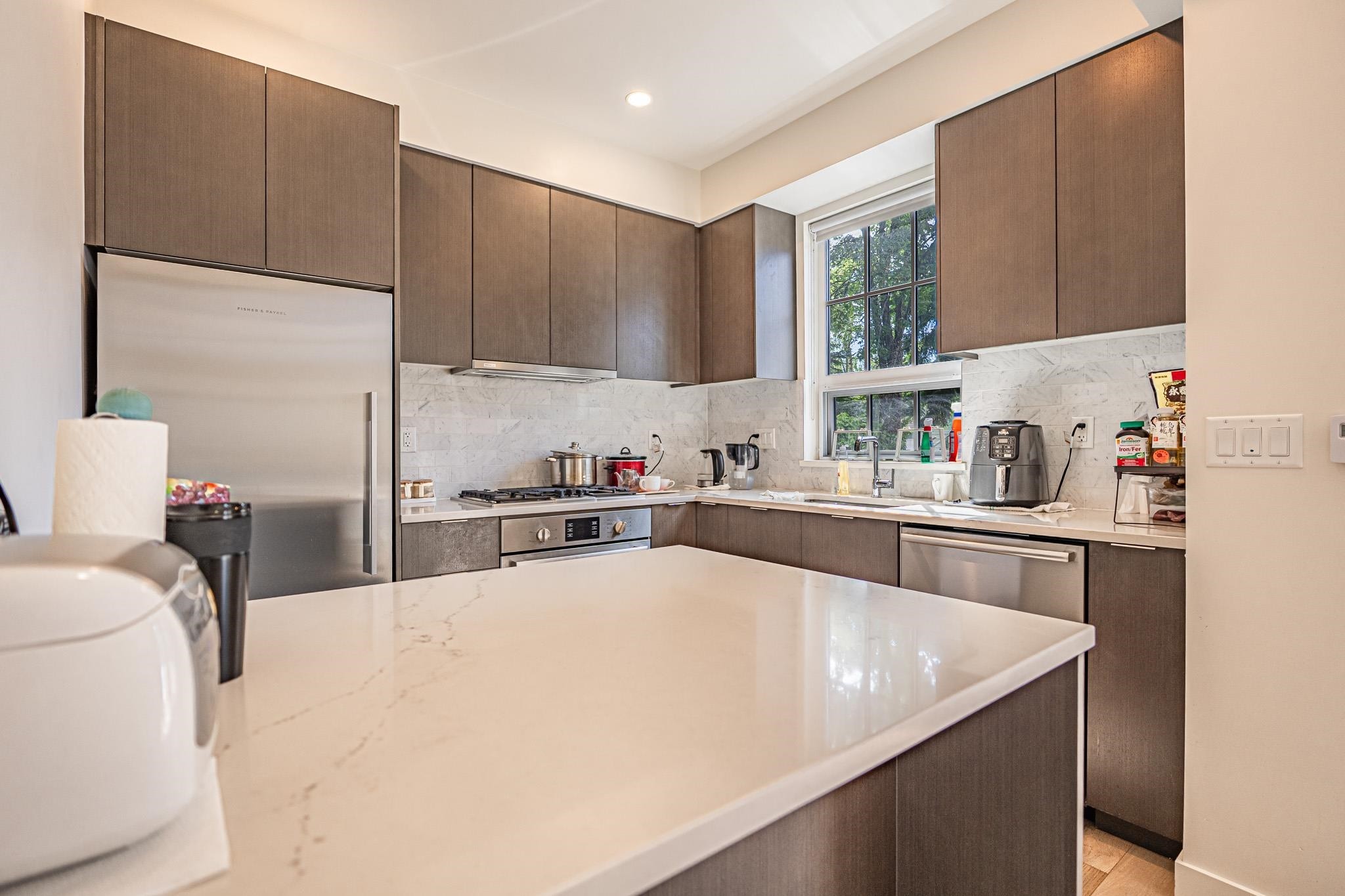 7903 Oak Street, Vancouver, BC - Indoor Photo Showing Kitchen