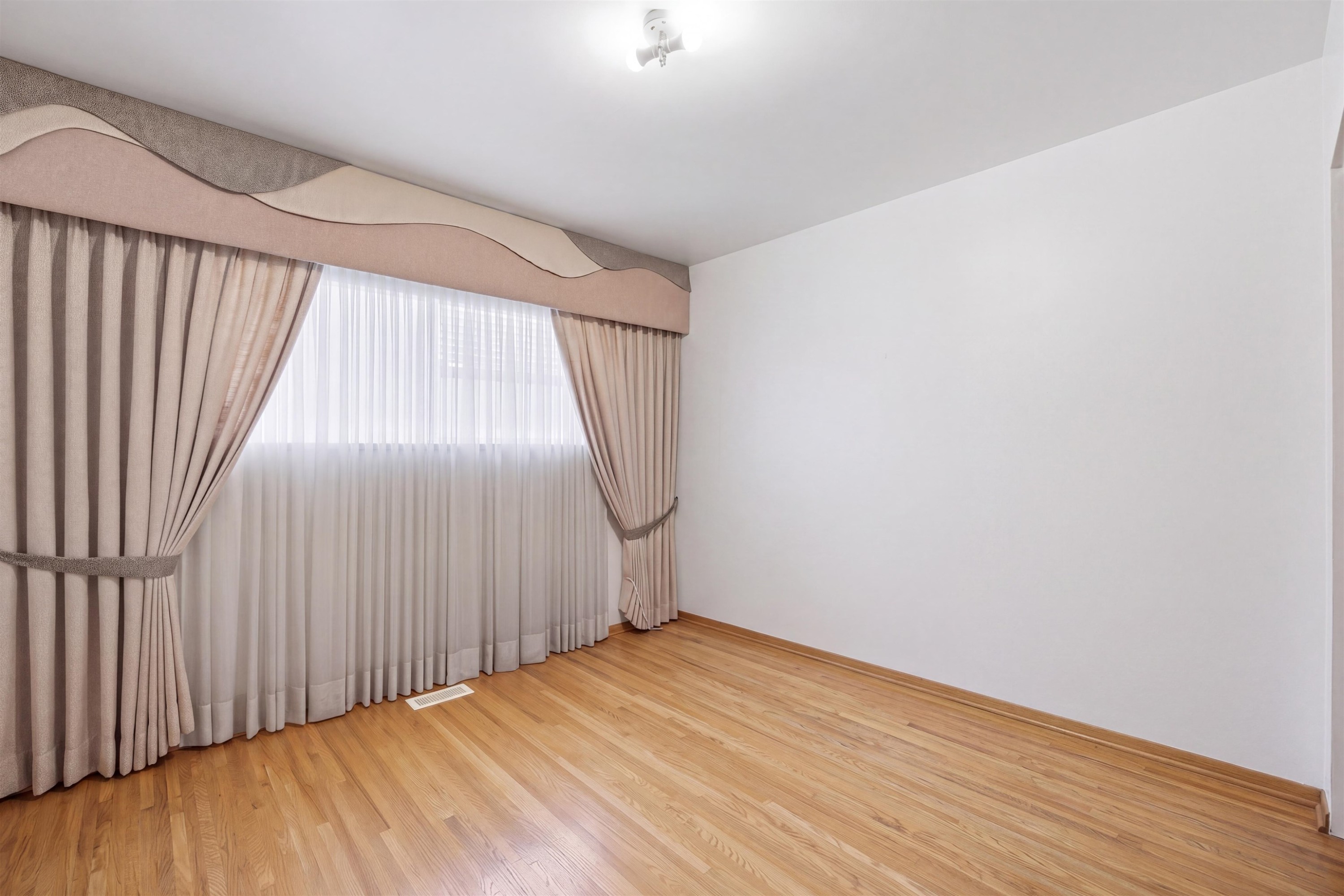 2727 36Th Avenue W, Vancouver, BC - Indoor Photo Showing Other Room