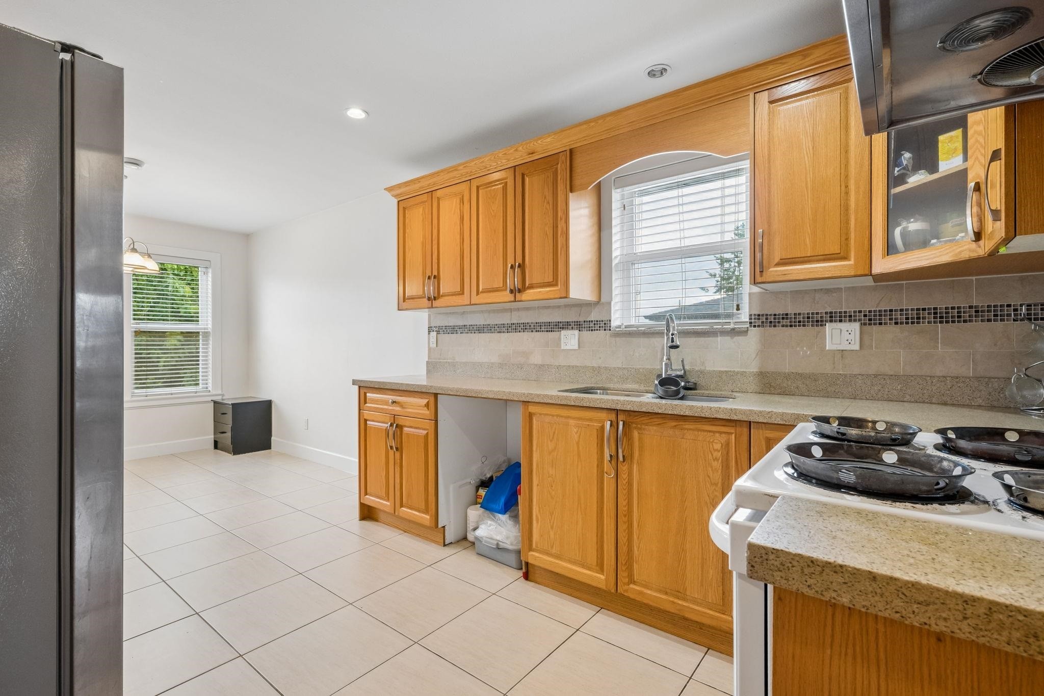 3795 Fleming Street, Vancouver, BC - Indoor Photo Showing Kitchen