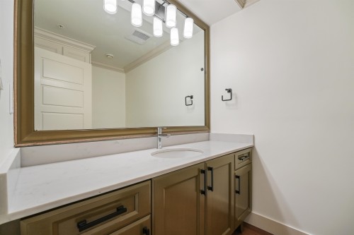 5454 Slocan Street, Vancouver, BC - Indoor Photo Showing Bathroom