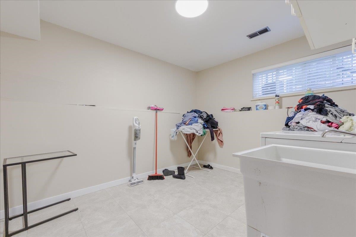 21784 Donovan Avenue, Maple Ridge, BC - Indoor Photo Showing Other Room