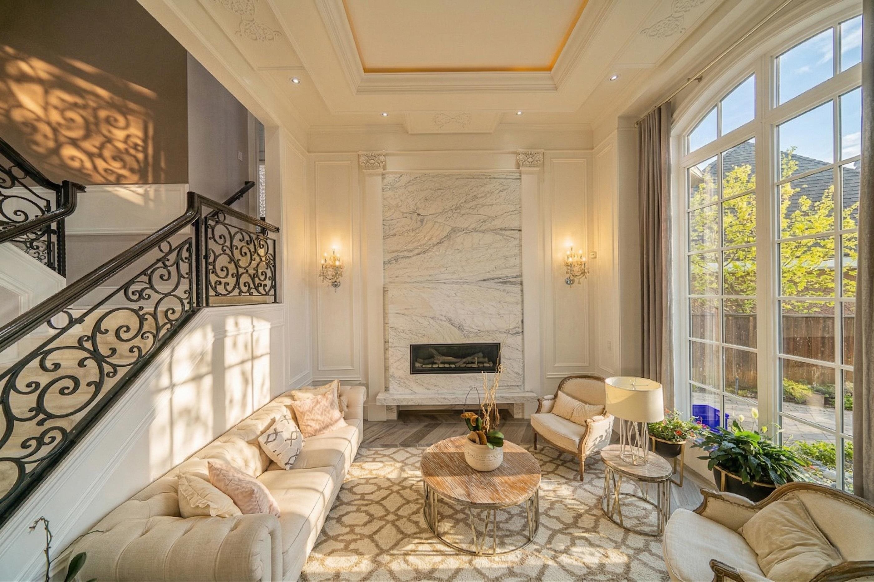5711 Riverdale Drive, Richmond, BC - Indoor With Fireplace