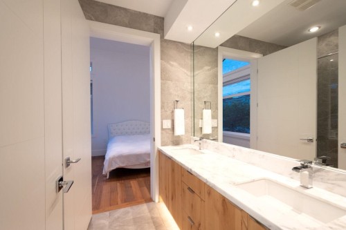 136 61St Avenue E, Vancouver, BC - Indoor Photo Showing Bathroom