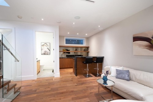 136 61St Avenue E, Vancouver, BC - Indoor