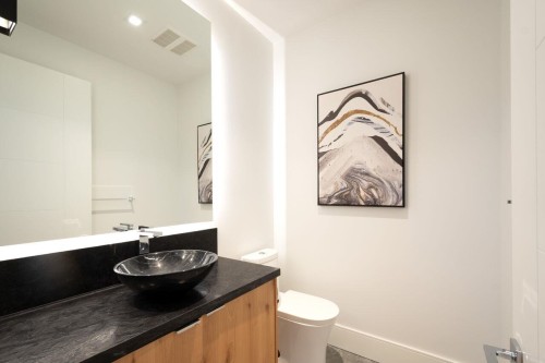136 61St Avenue E, Vancouver, BC - Indoor Photo Showing Bathroom
