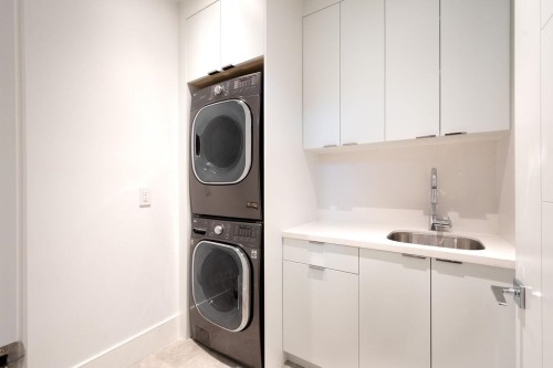 136 61St Avenue E, Vancouver, BC - Indoor Photo Showing Laundry Room