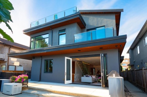 136 61St Avenue E, Vancouver, BC - Outdoor With Deck Patio Veranda