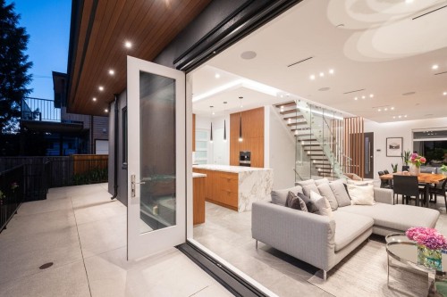 136 61St Avenue E, Vancouver, BC - Indoor