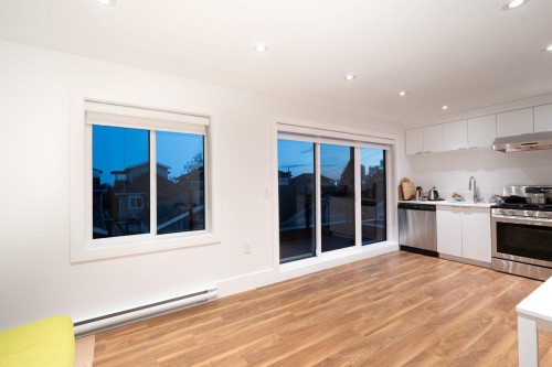 136 61St Avenue E, Vancouver, BC - Indoor Photo Showing Kitchen