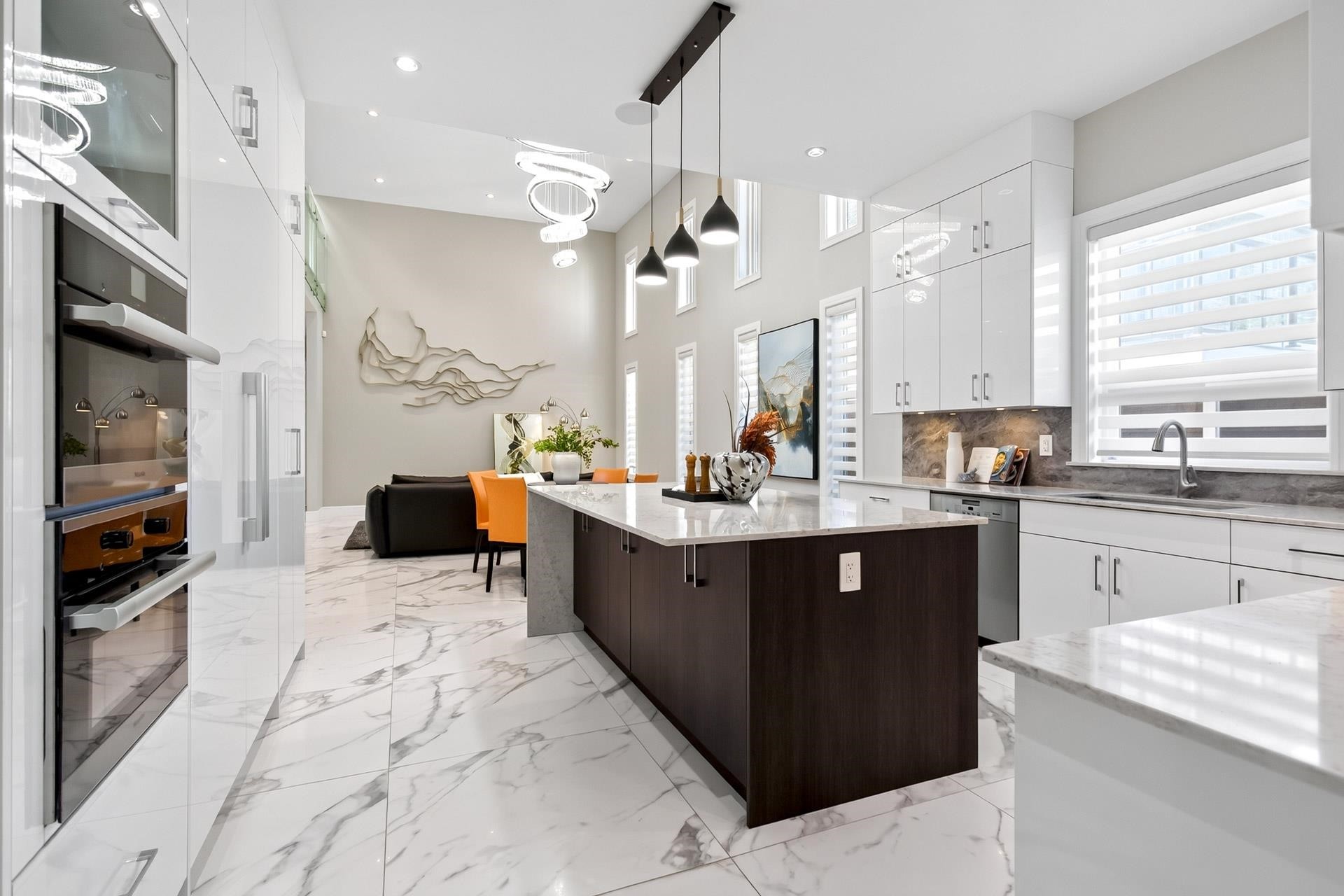 3291 Ullsmore Avenue, Richmond, BC - Indoor Photo Showing Kitchen With Upgraded Kitchen