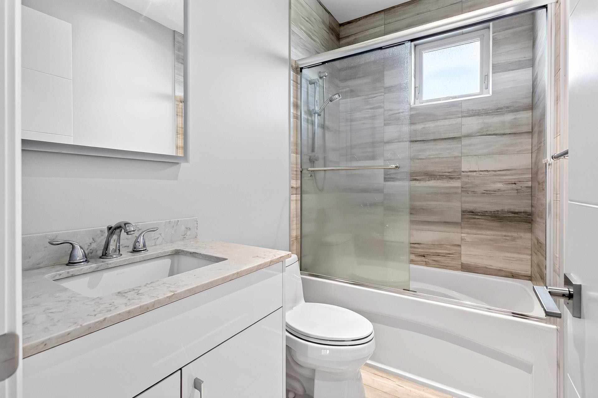 3291 Ullsmore Avenue, Richmond, BC - Indoor Photo Showing Bathroom