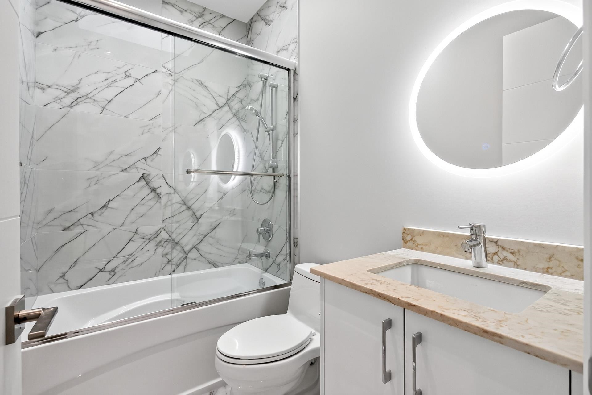3291 Ullsmore Avenue, Richmond, BC - Indoor Photo Showing Bathroom