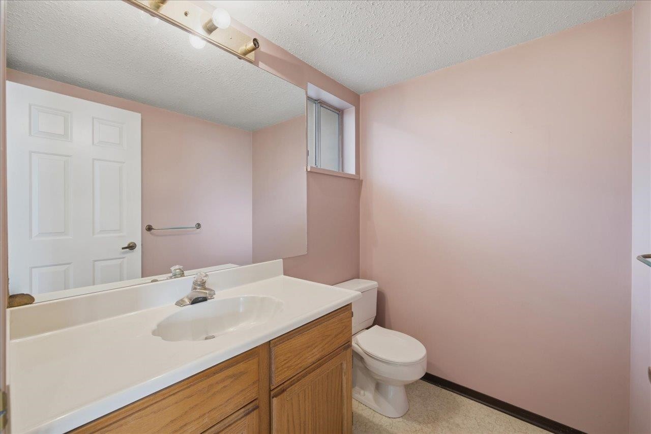 3661 Handel Avenue, Vancouver, BC - Indoor Photo Showing Bathroom