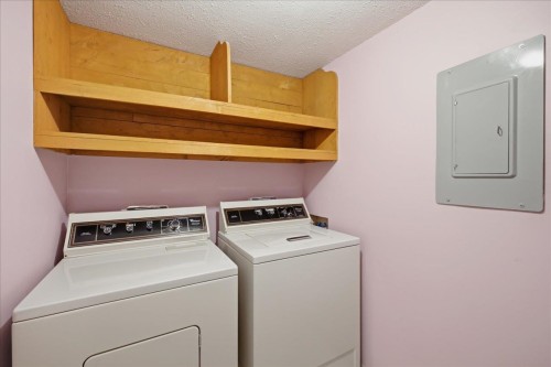 3661 Handel Avenue, Vancouver, BC - Indoor Photo Showing Laundry Room