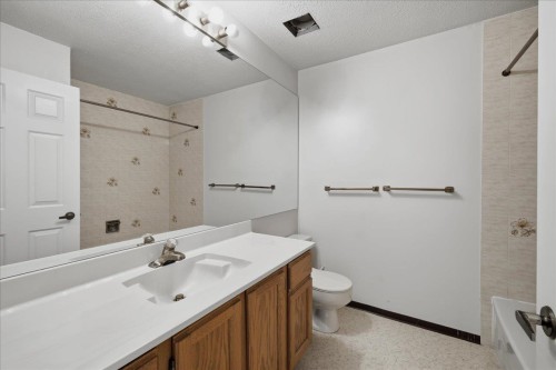 3661 Handel Avenue, Vancouver, BC - Indoor Photo Showing Bathroom