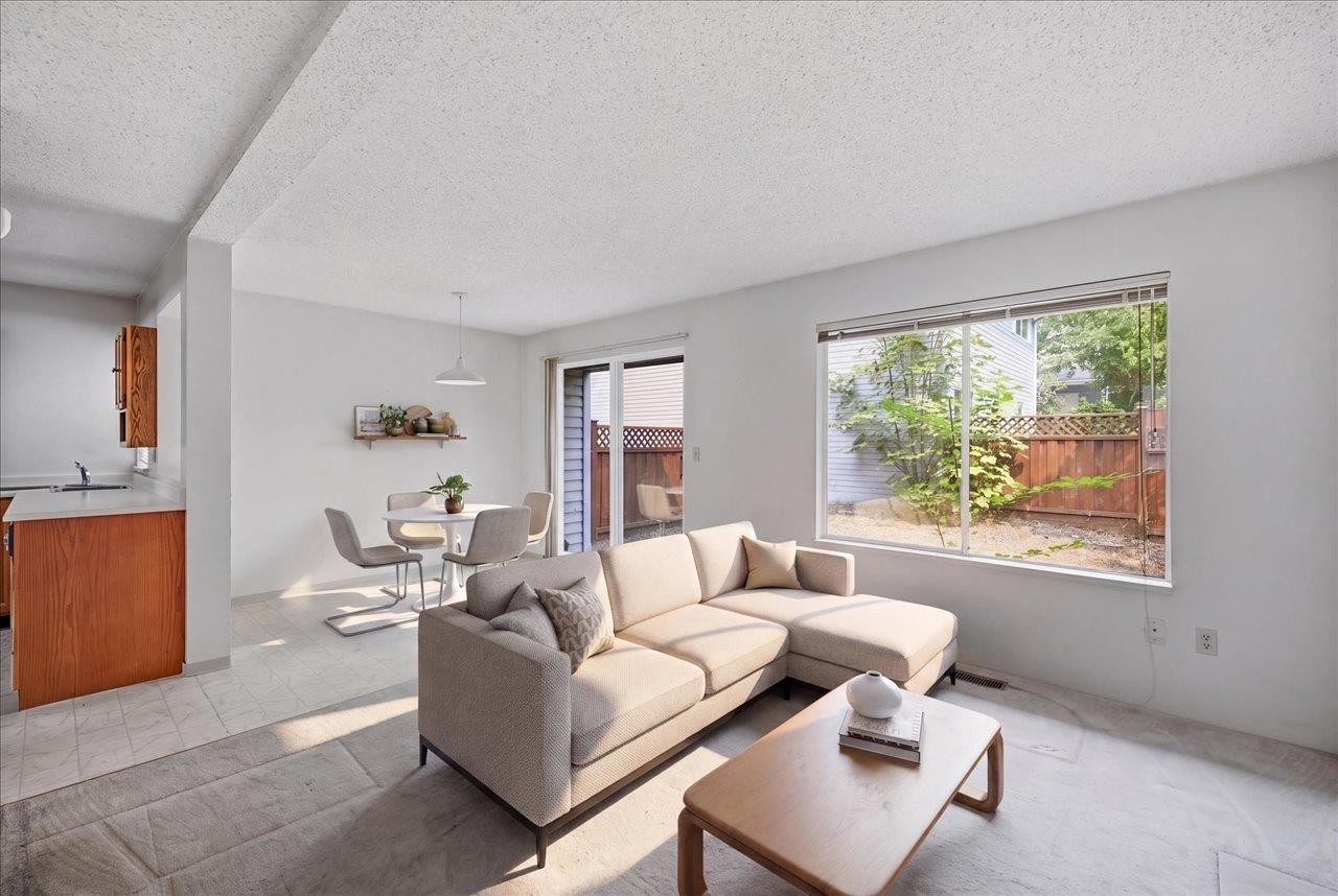 3661 Handel Avenue, Vancouver, BC - Indoor Photo Showing Living Room
