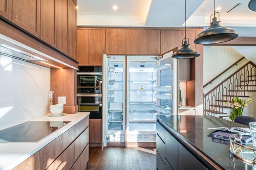 8271 Minler Road, Richmond, BC - Indoor Photo Showing Kitchen With Upgraded Kitchen