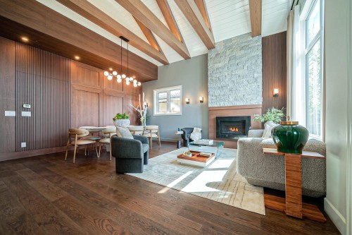 8271 Minler Road, Richmond, BC - Indoor Photo Showing Living Room With Fireplace