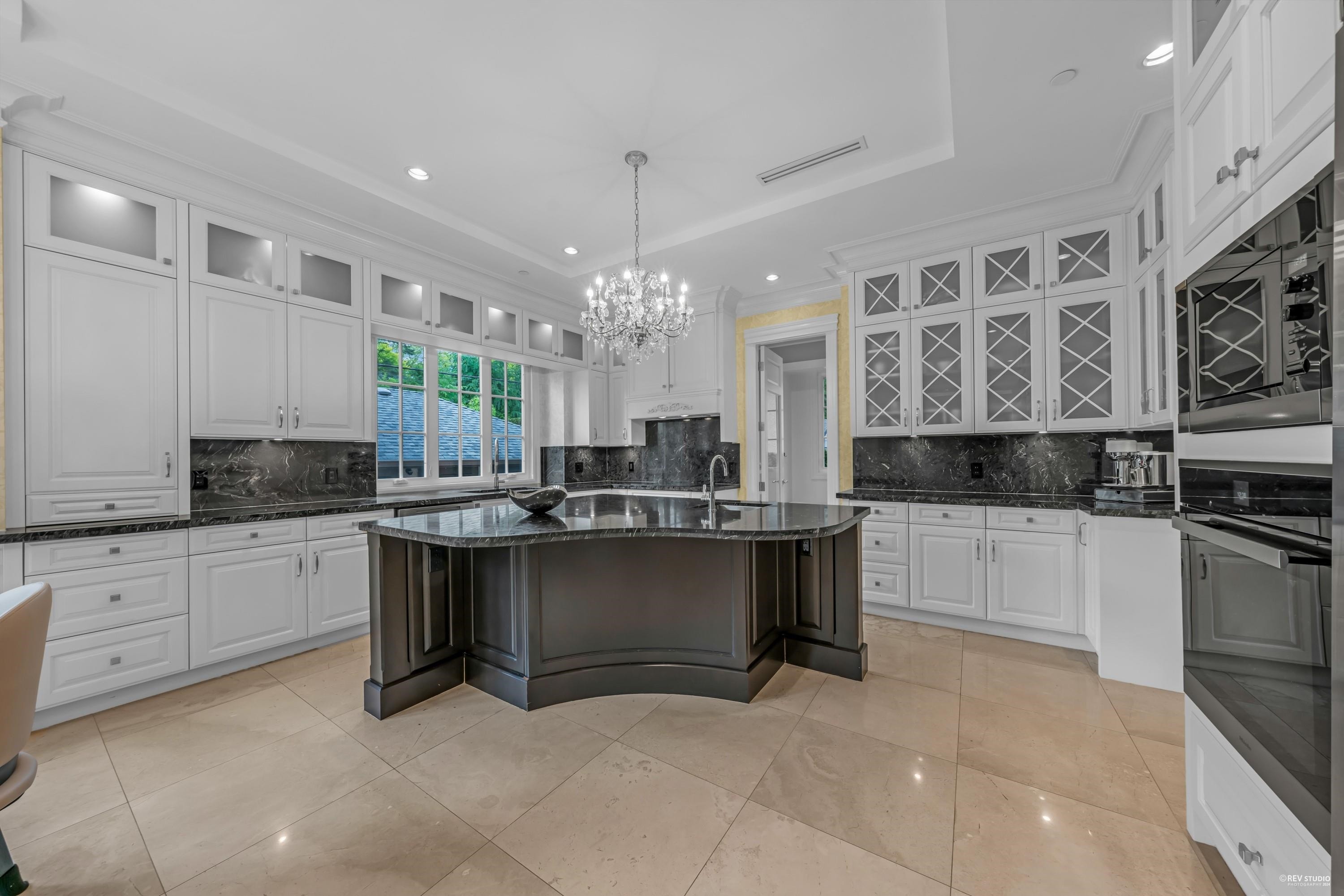 6011 Adera Street, Vancouver, BC - Indoor Photo Showing Kitchen With Upgraded Kitchen