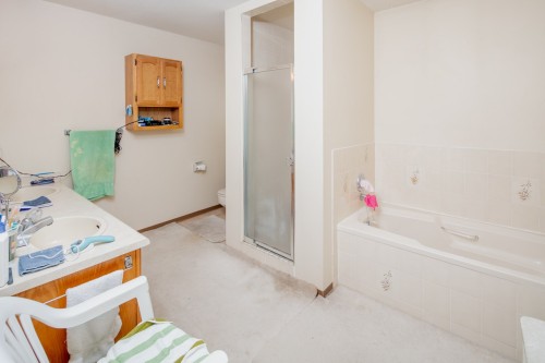 4391 Westminster Highway, Richmond, BC - Indoor Photo Showing Bathroom