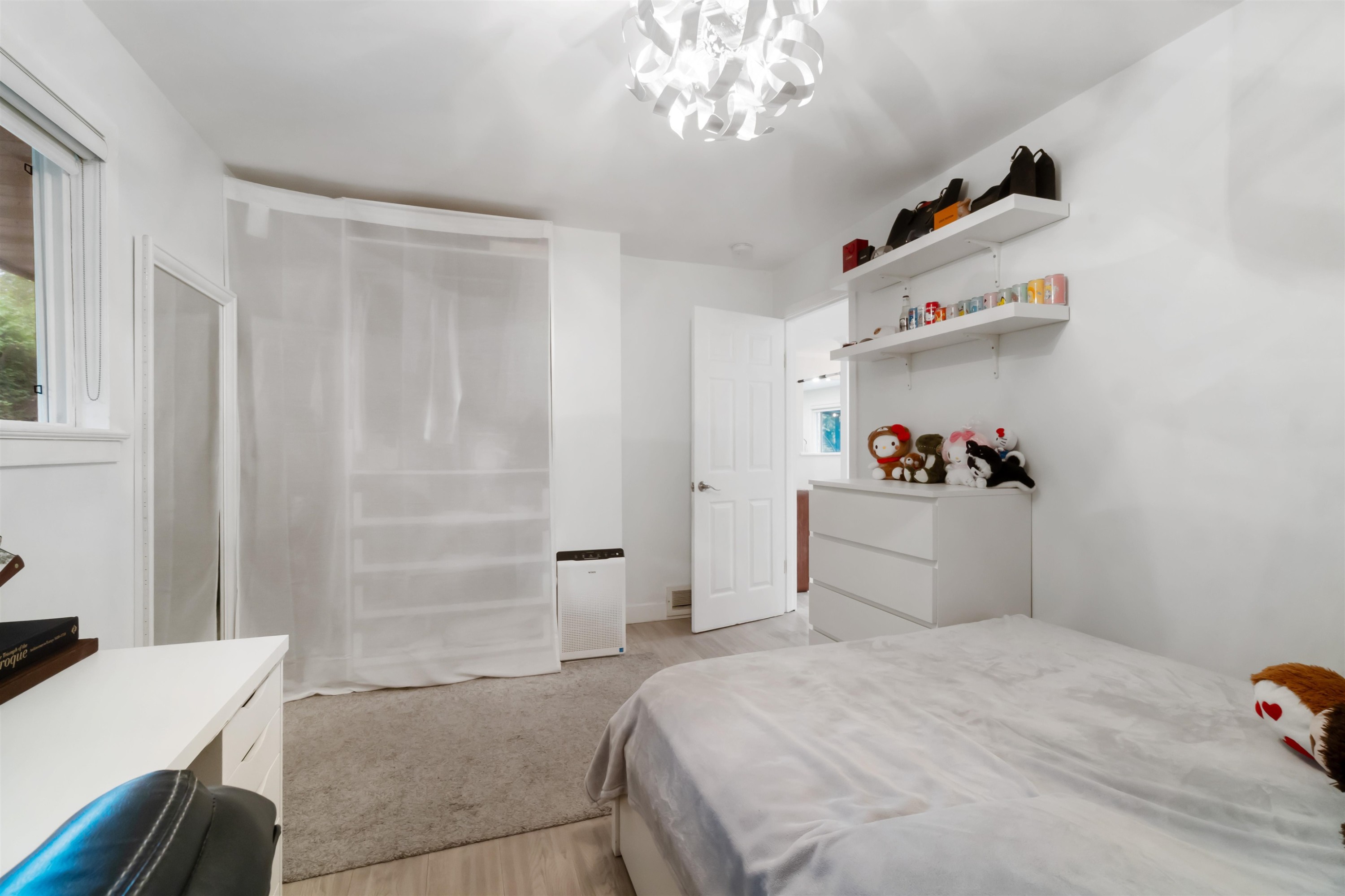 309 Gloucester Court, Coquitlam, BC - Indoor Photo Showing Bedroom