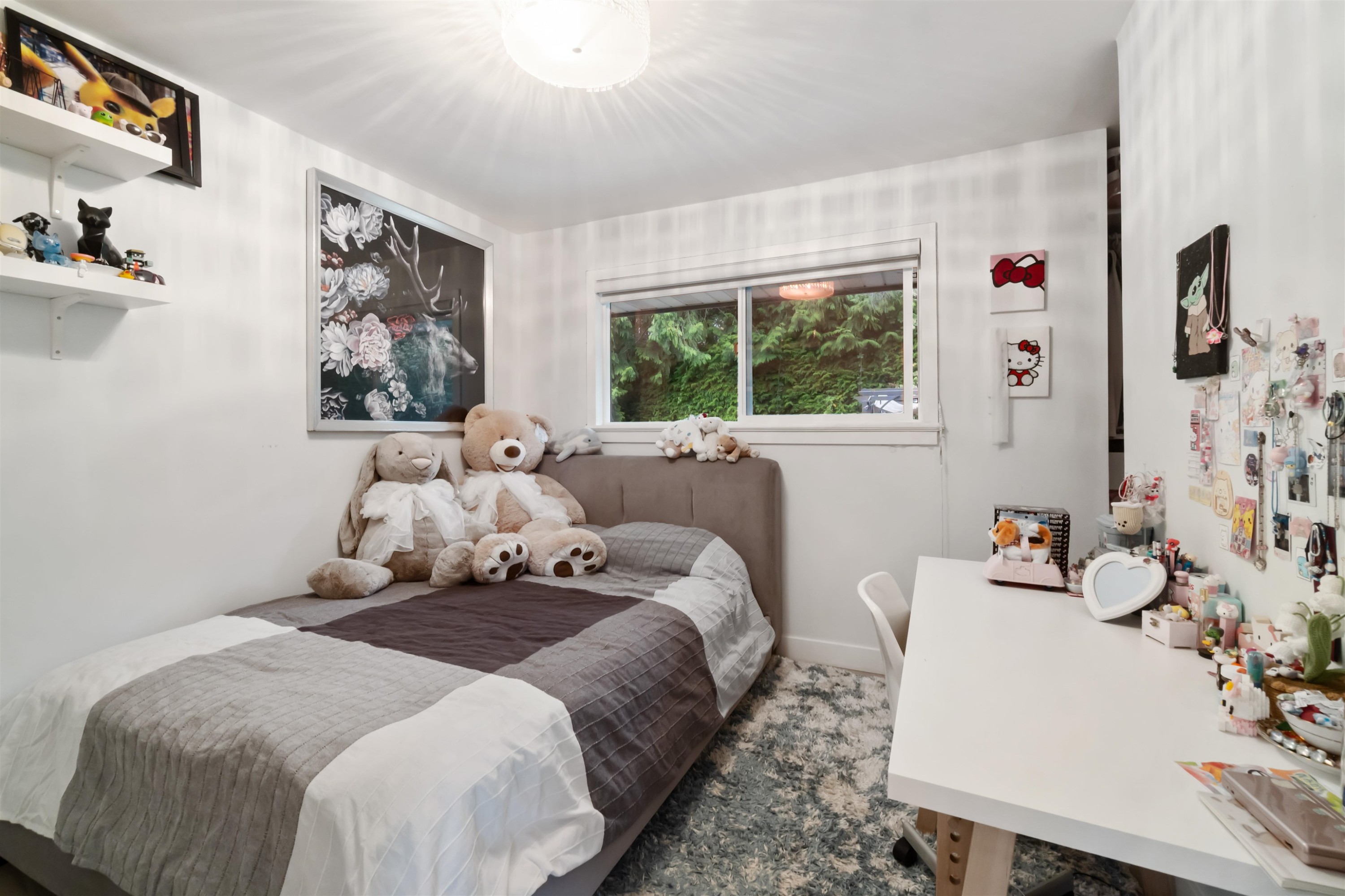 309 Gloucester Court, Coquitlam, BC - Indoor Photo Showing Bedroom