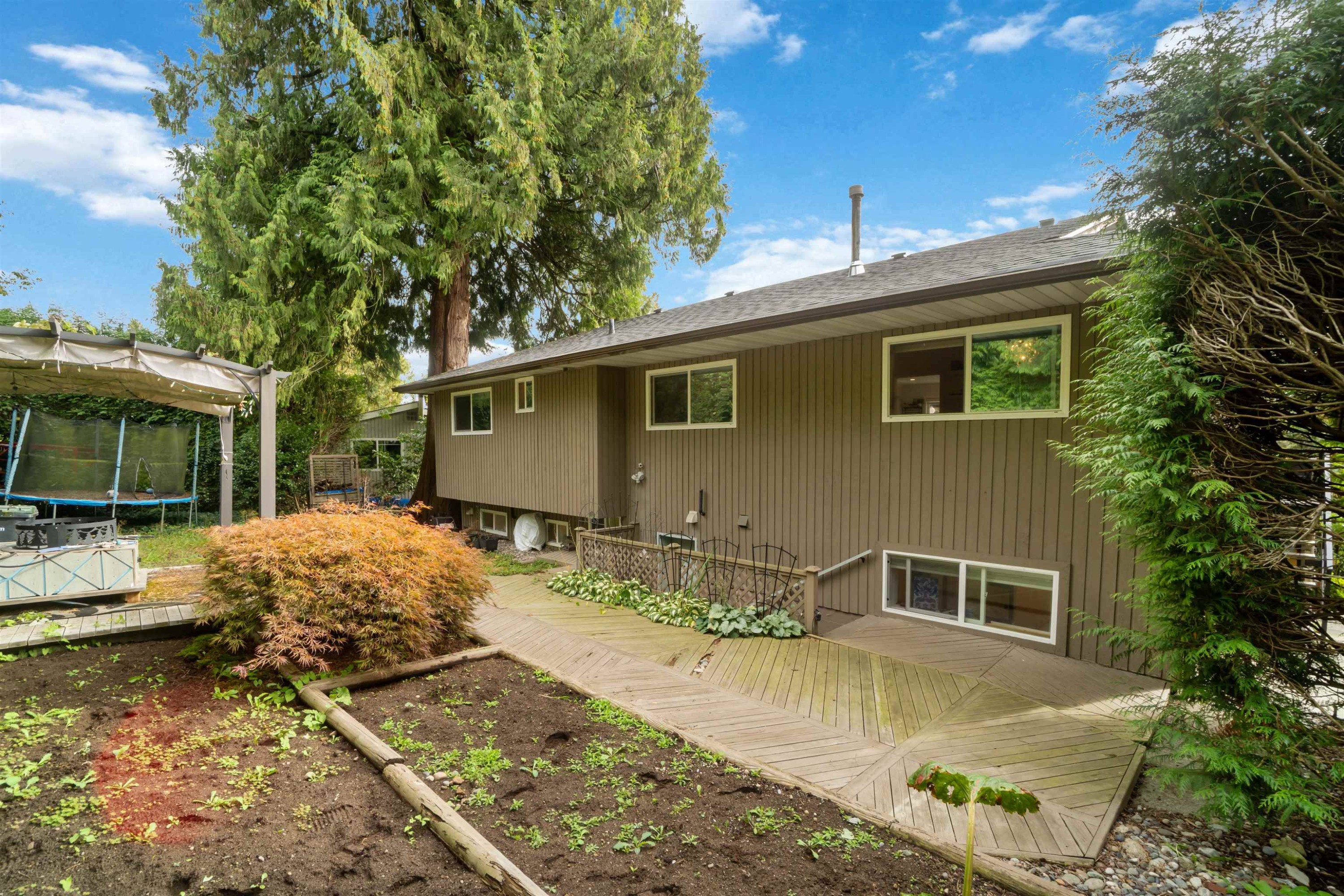 309 Gloucester Court, Coquitlam, BC - Outdoor