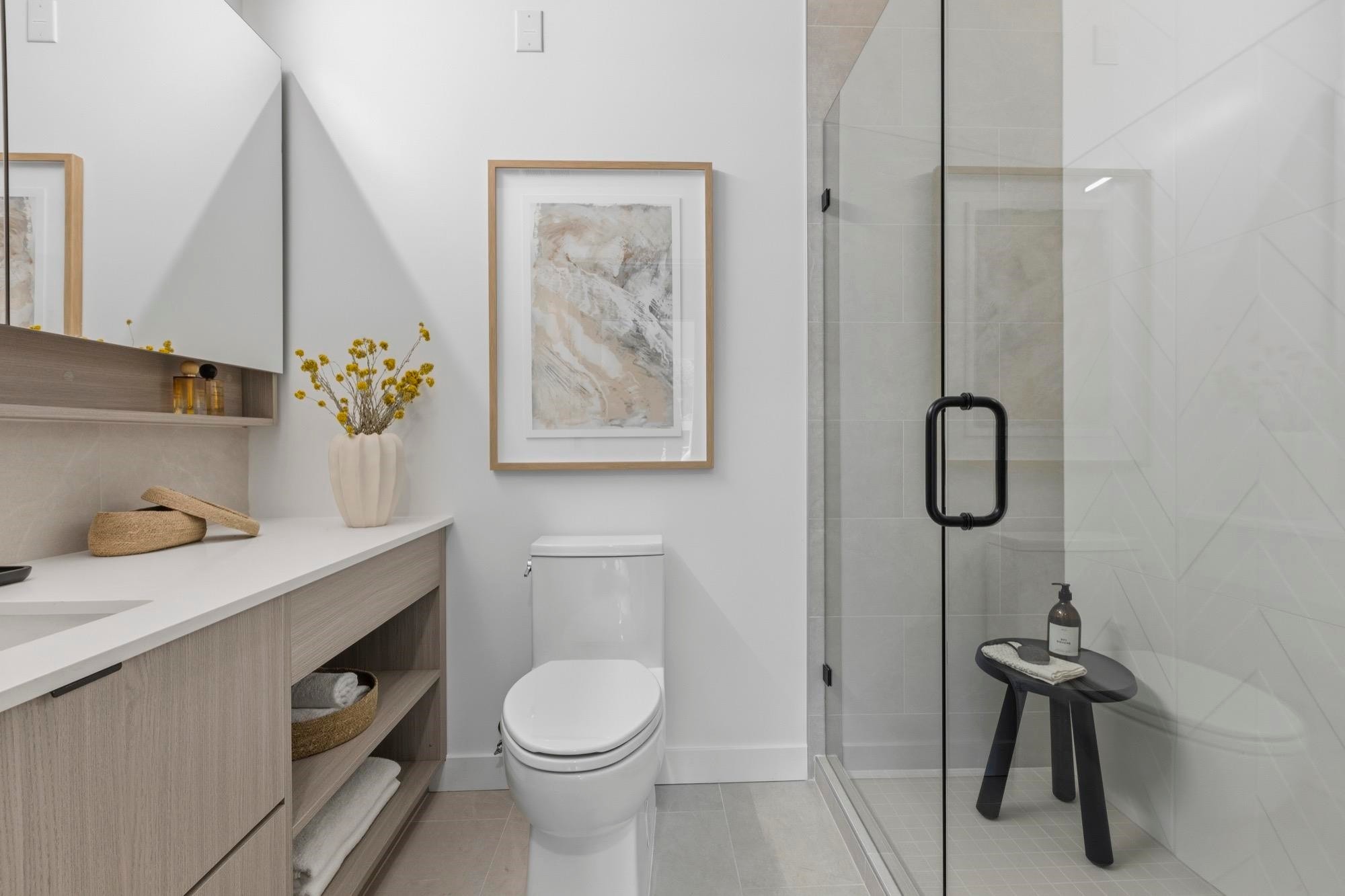 107-2268 Broadway E, Vancouver, BC - Indoor Photo Showing Bathroom