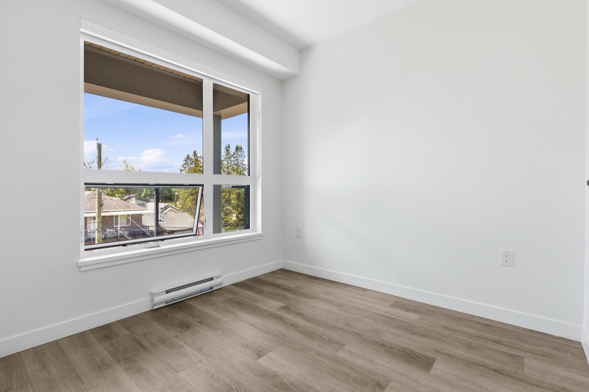 302-2268 Broadway E, Vancouver, BC - Indoor Photo Showing Other Room