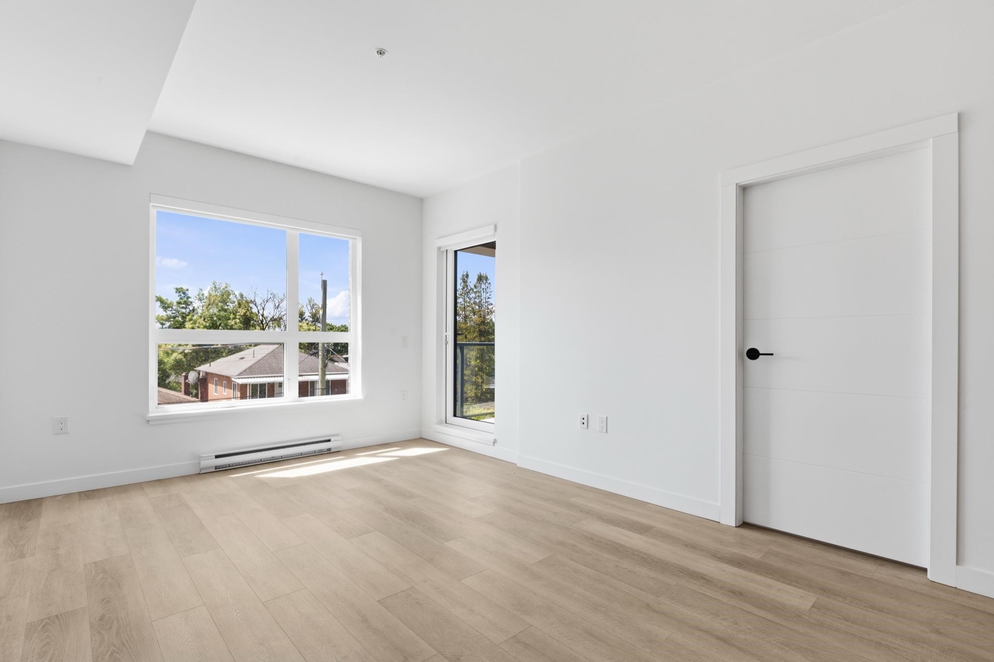 302-2268 Broadway E, Vancouver, BC - Indoor